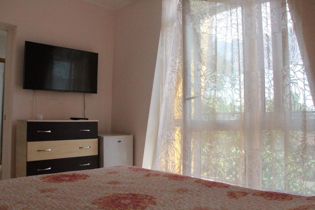 Guest House Albatros Чолпон-Ата Экстерьер фото